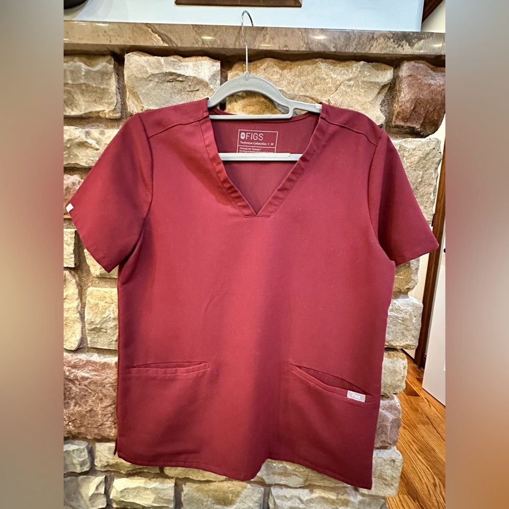 Figs scrub top Maroon size M